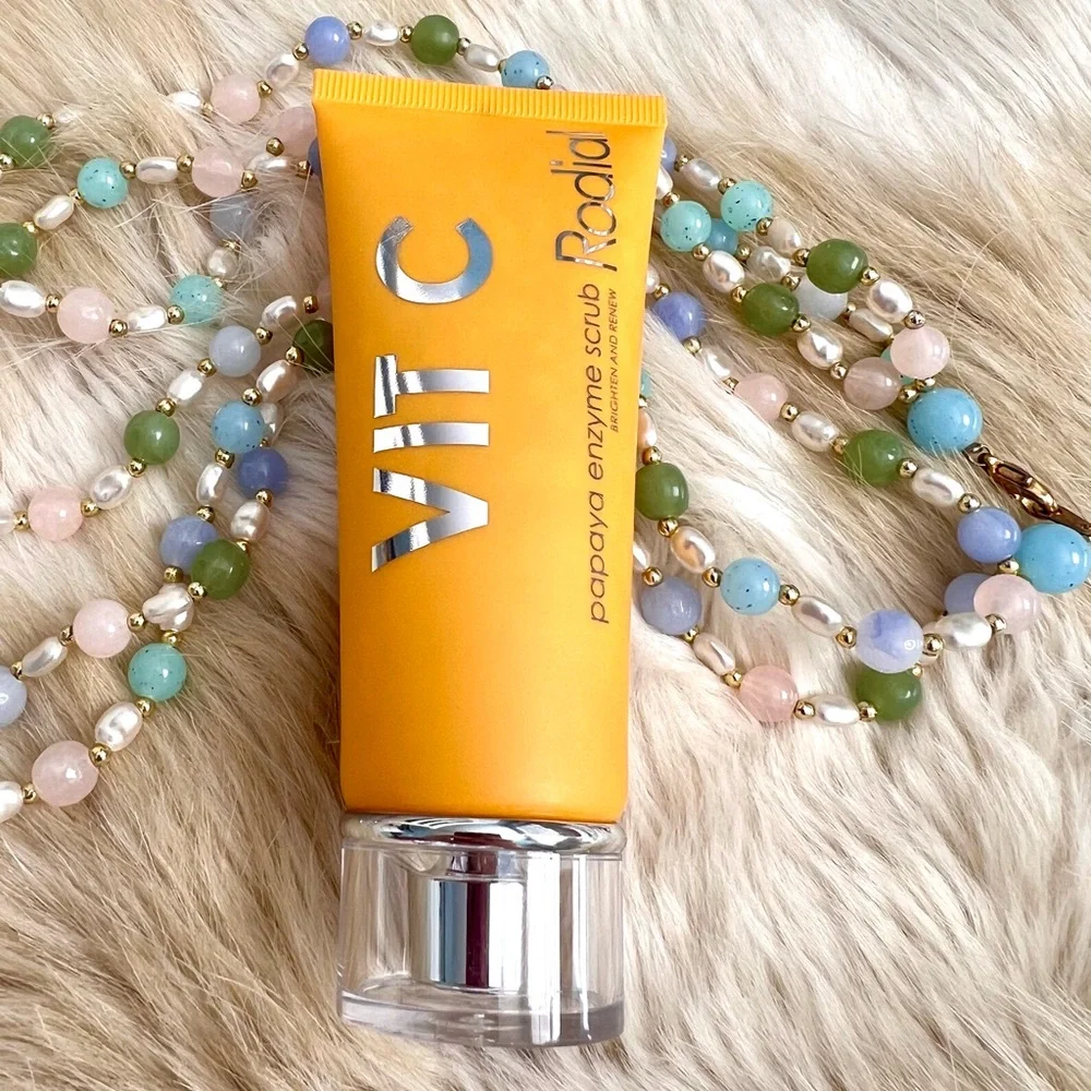 Rodial Vit C Papaya Enzyme Scrub - Picture 1 of 2